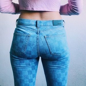 LF light wash skinny jeans